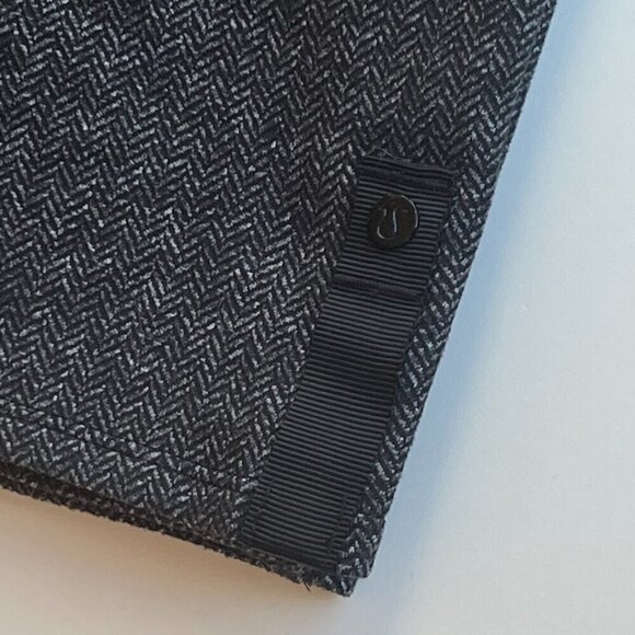 MINT Lululemon Soft Cozy Scarf Wrap Shawl Herringbone Black Gray - Picture 8 of 9